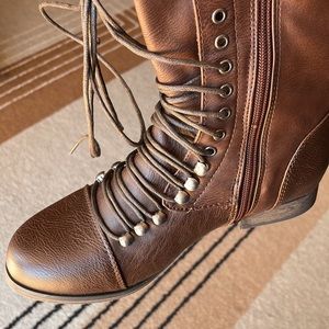 New never worn- Breckelle’s Light Brown Combat Lace-Up boots with zipper